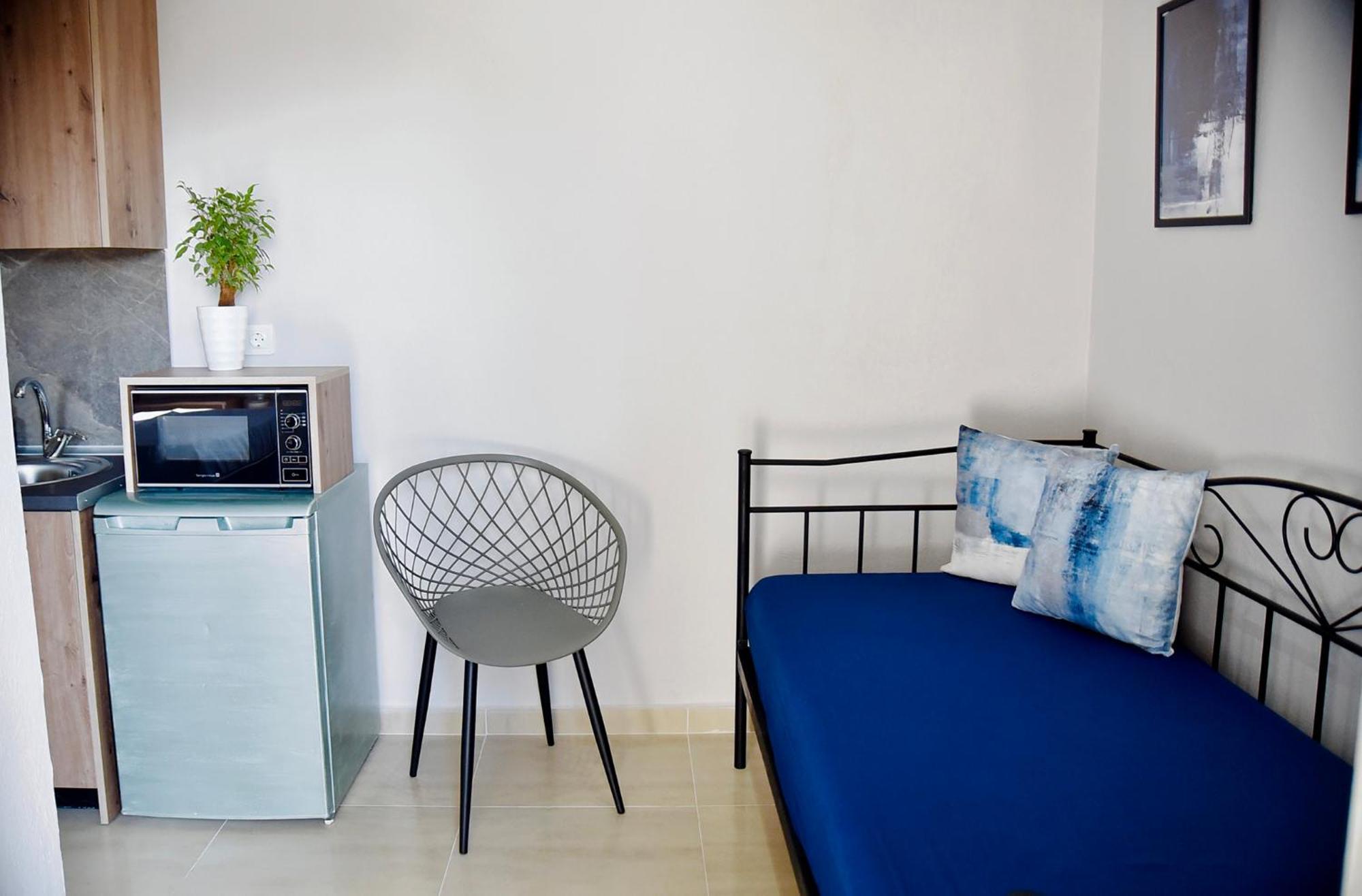 Room Nine 9 Beachfront Apartments Nea Kallikrateia Bagian luar foto
