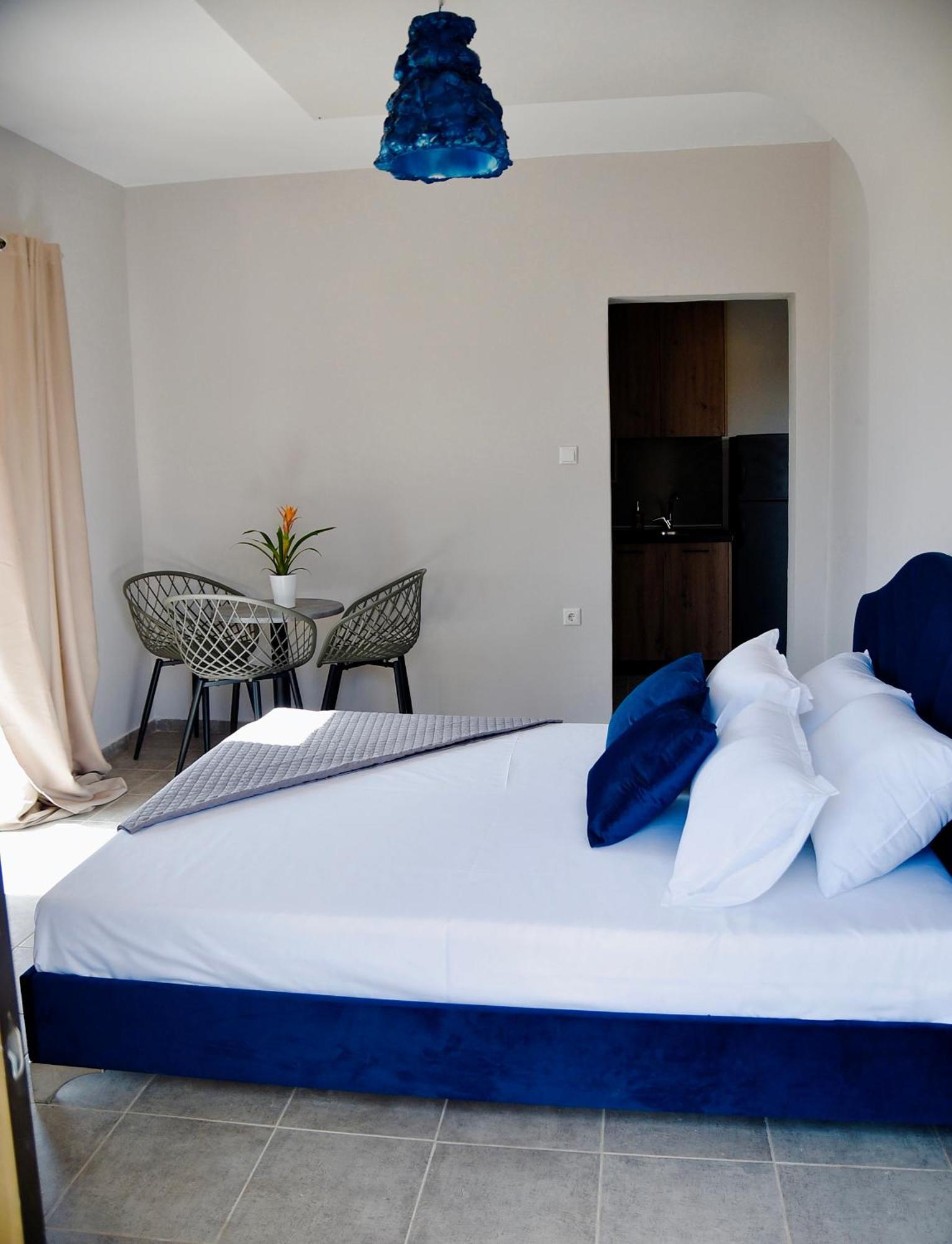 Room Nine 9 Beachfront Apartments Nea Kallikrateia Bagian luar foto