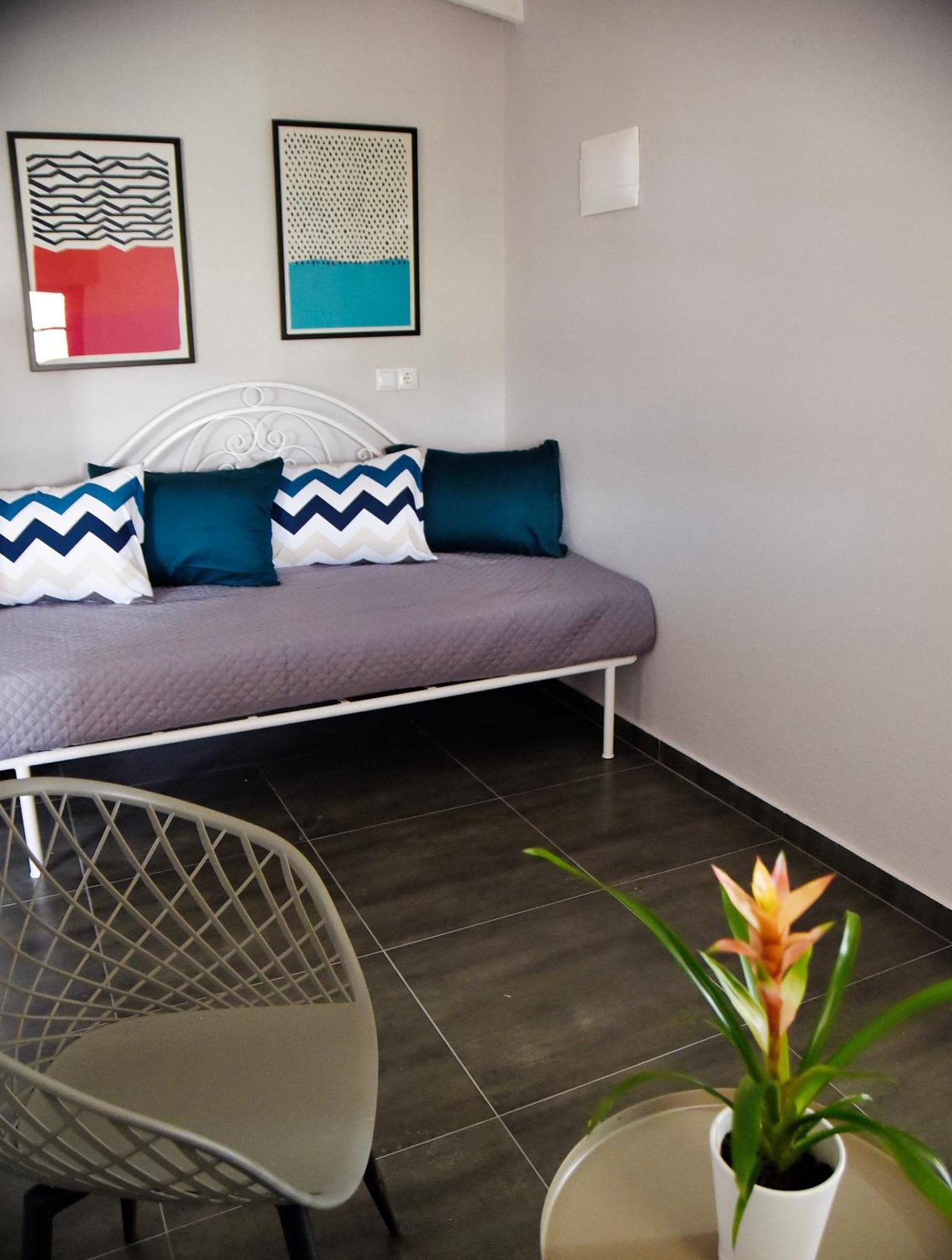Room Nine 9 Beachfront Apartments Nea Kallikrateia Bagian luar foto
