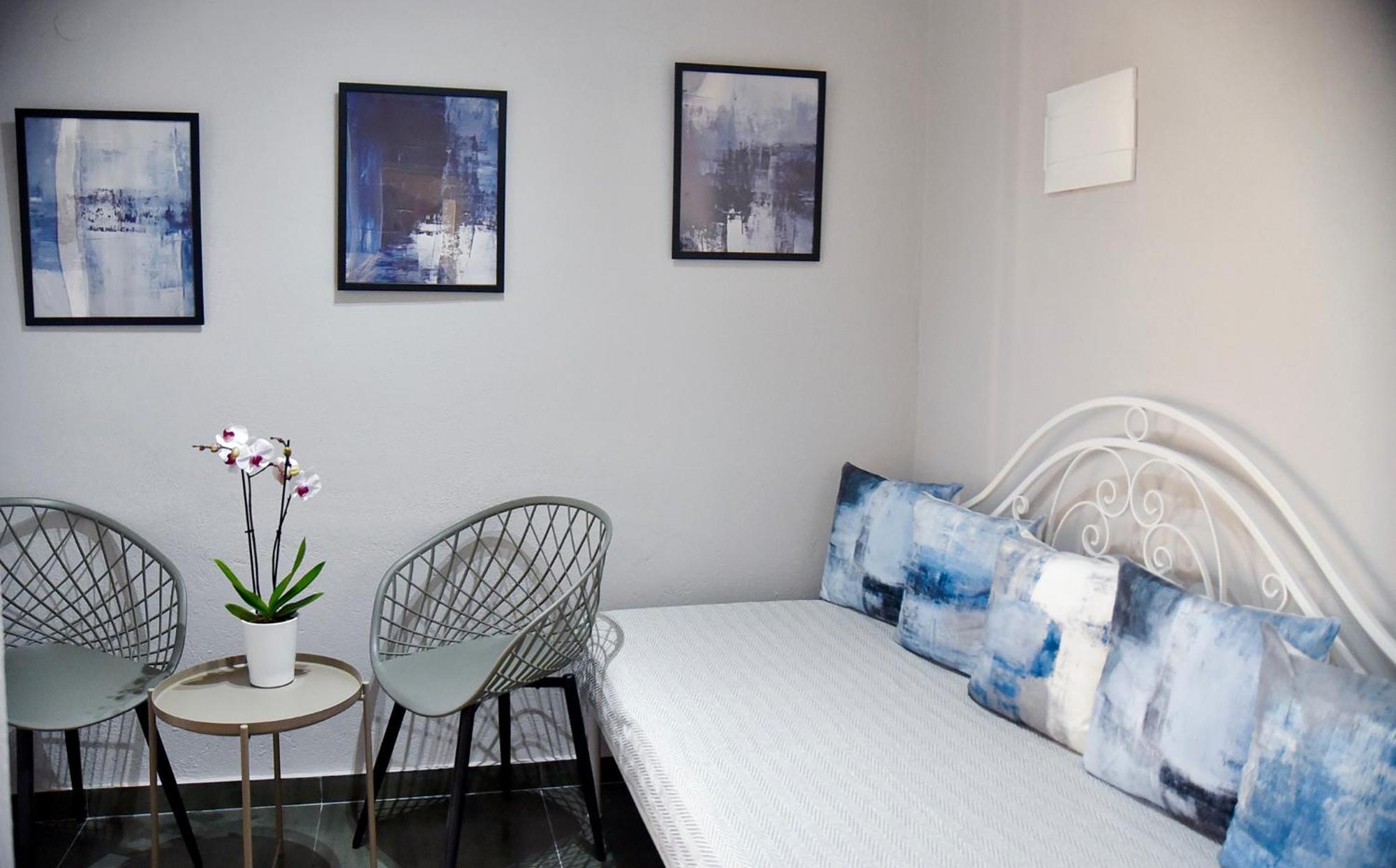 Room Nine 9 Beachfront Apartments Nea Kallikrateia Bagian luar foto