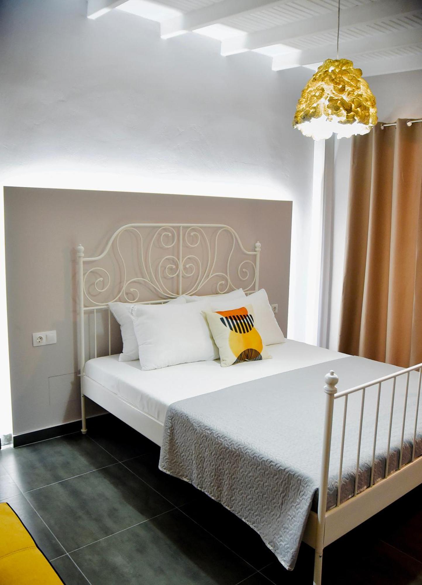Room Nine 9 Beachfront Apartments Nea Kallikrateia Bagian luar foto