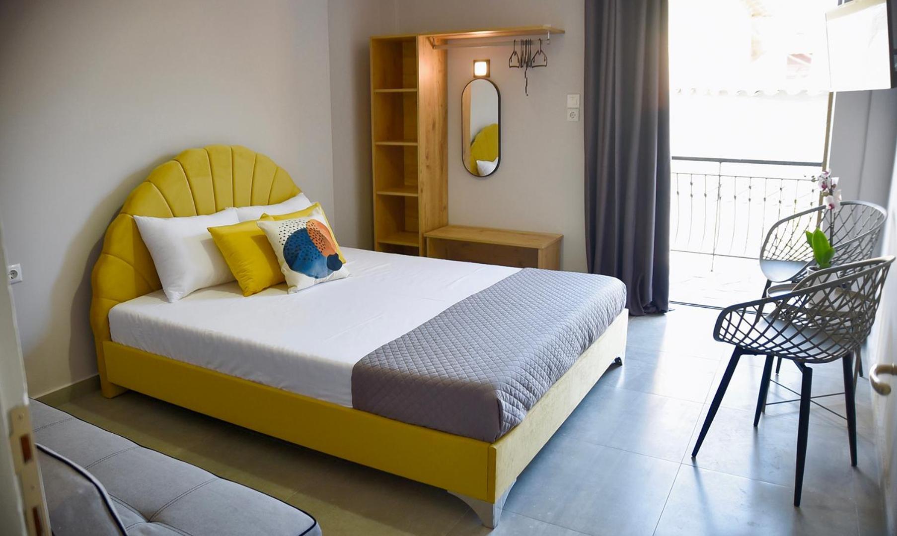 Room Nine 9 Beachfront Apartments Nea Kallikrateia Bagian luar foto