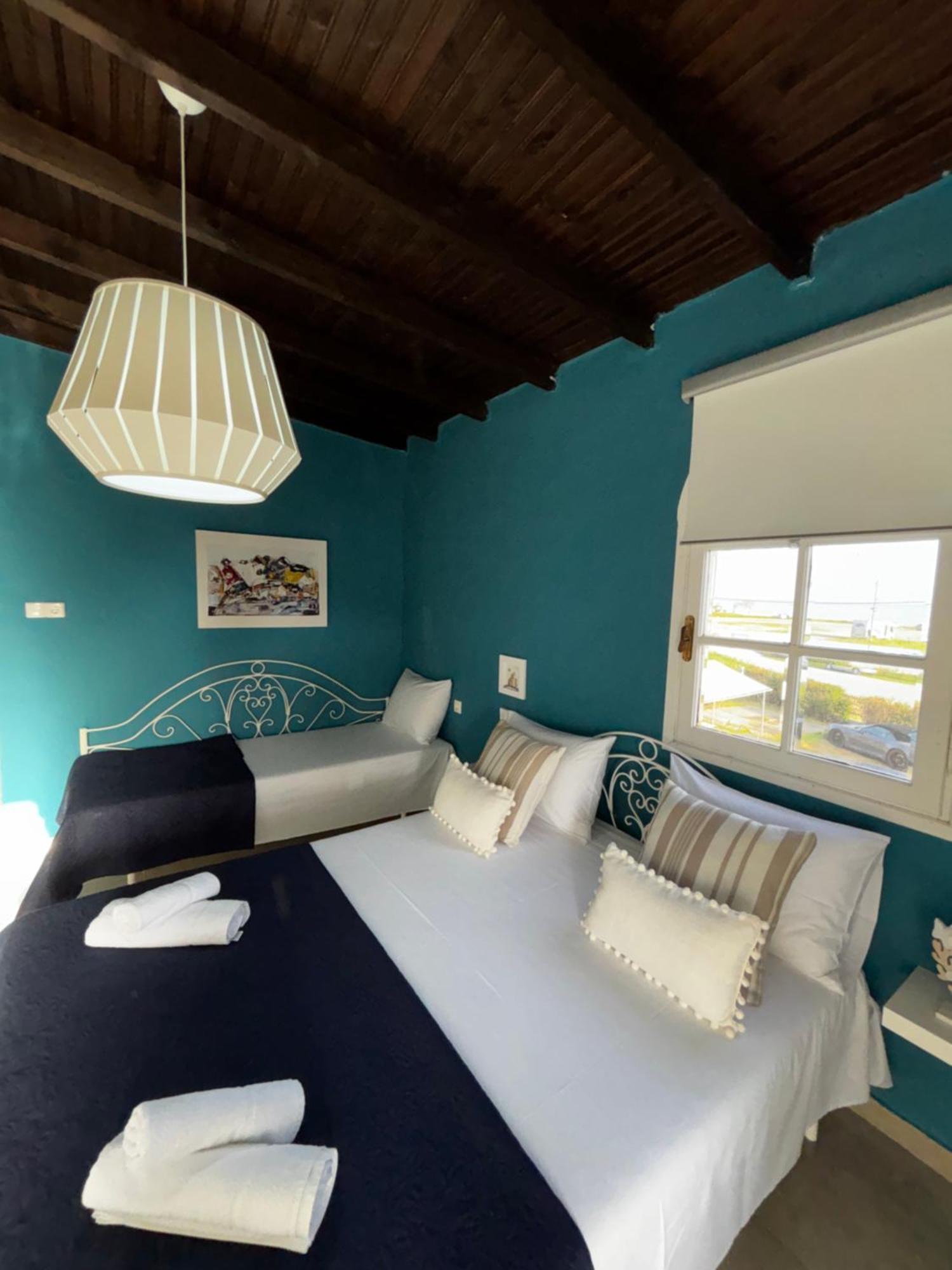 Room Nine 9 Beachfront Apartments Nea Kallikrateia Bagian luar foto